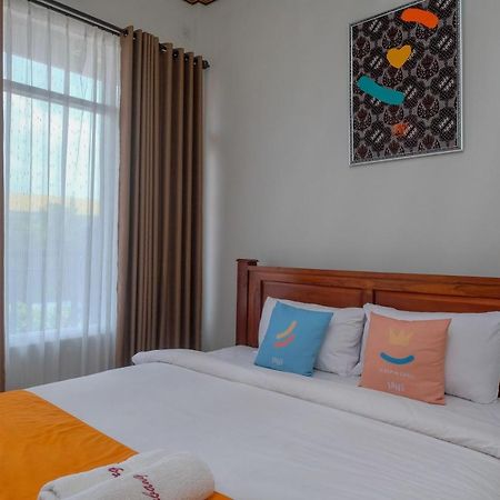 Sans Hotel Kumbang Yogyakarta By Reddoorz Luaran gambar