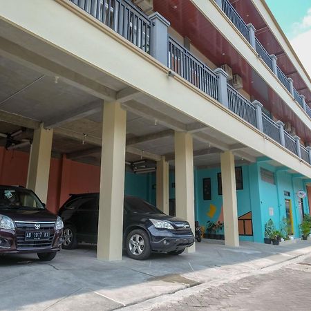 Sans Hotel Kumbang Yogyakarta By Reddoorz Luaran gambar