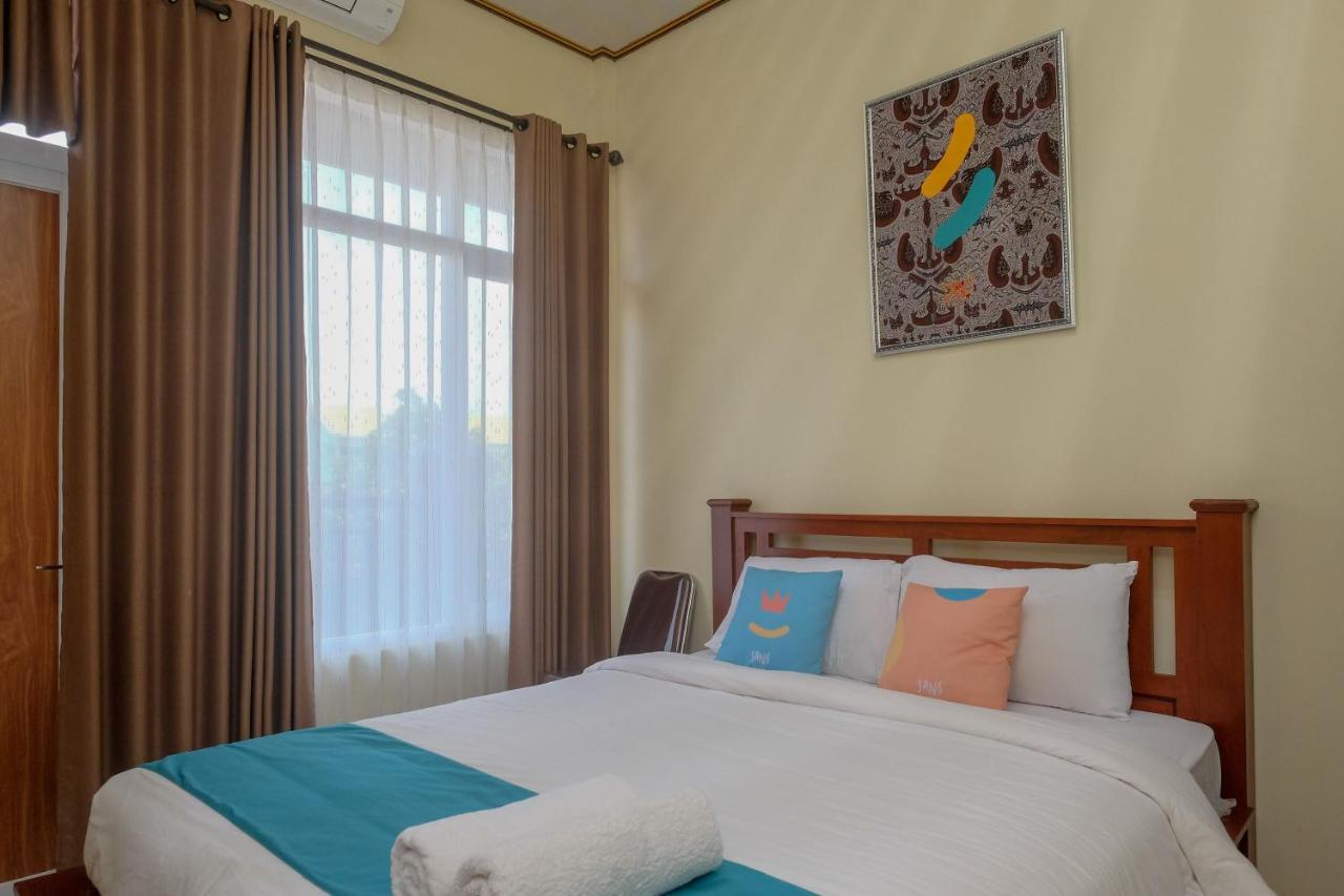 Sans Hotel Kumbang Yogyakarta By Reddoorz Luaran gambar