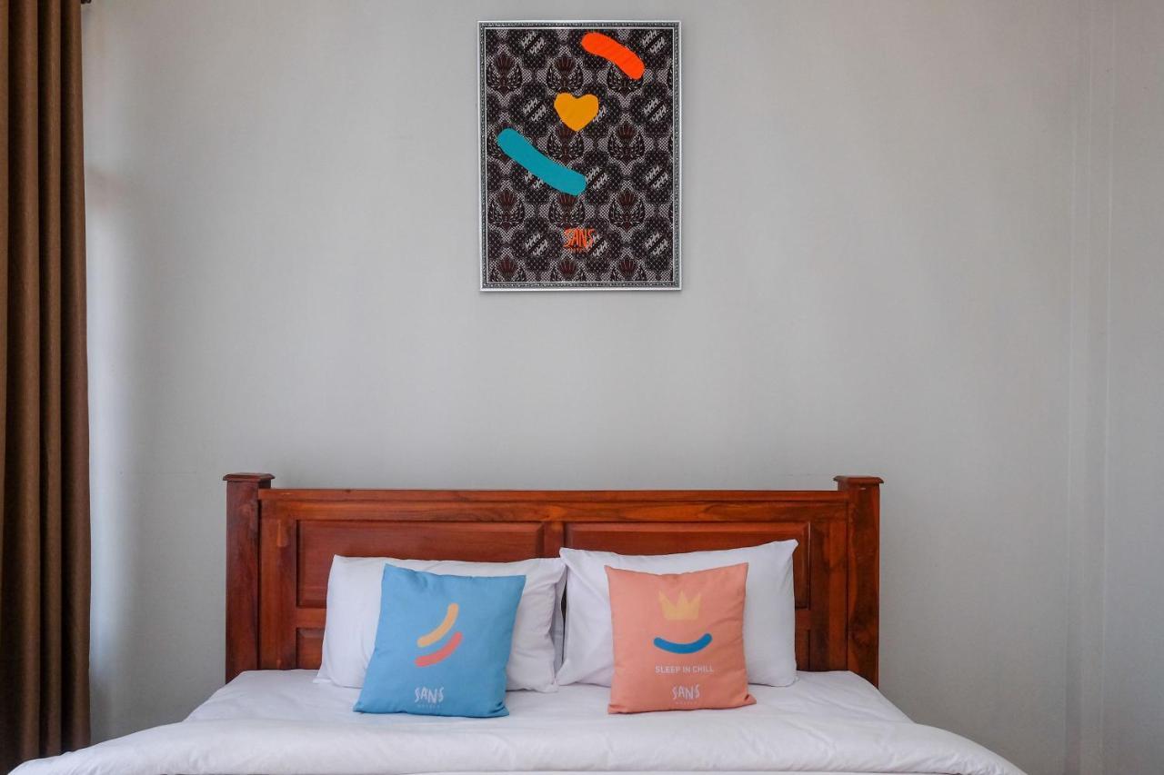 Sans Hotel Kumbang Yogyakarta By Reddoorz Luaran gambar