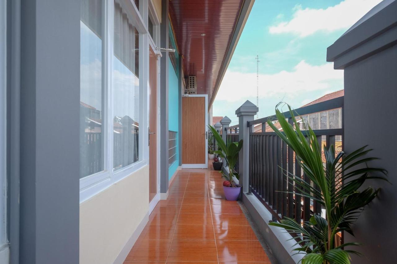 Sans Hotel Kumbang Yogyakarta By Reddoorz Luaran gambar